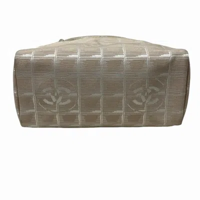Pre-owned Chanel Beige Nylon Canvas Shoulder Bag ()