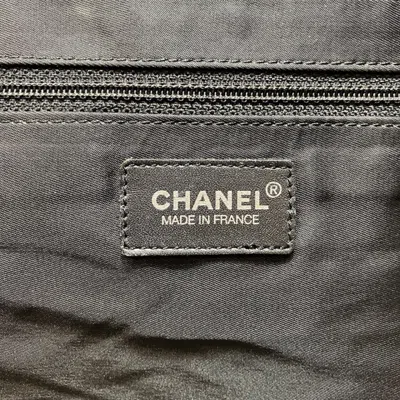 Pre-owned Chanel Black Nylon Shoulder Bag Tote Bag ()