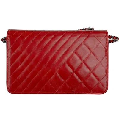 Pre-owned Chanel Red Color Leather Shoulder Bag ()