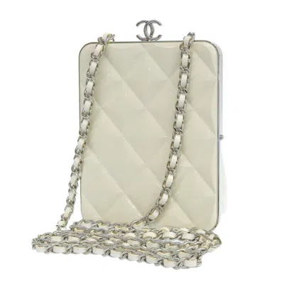 Pre-owned Chanel White Leather Shoulder Bag ()
