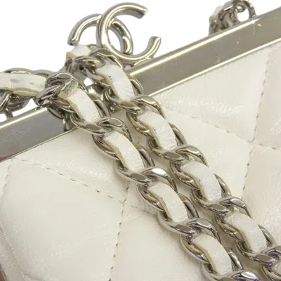 Pre-owned Chanel White Leather Shoulder Bag ()