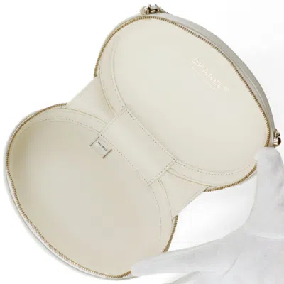 Pre-owned Chanel White Leather Shoulder Bag ()