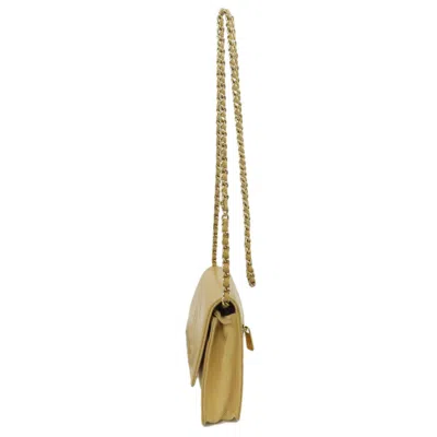 Pre-owned Chanel Yellow Caviar Leather Chain/shoulder Wallet ()