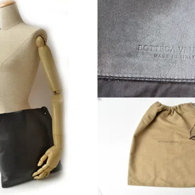 Pre-owned Bottega Veneta Black Messenger Bag Shoulder Bag ()