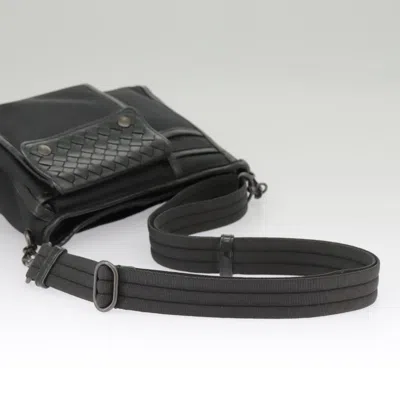 Pre-owned Bottega Veneta Intrecciato Black Canvas Shoulder Bag ()