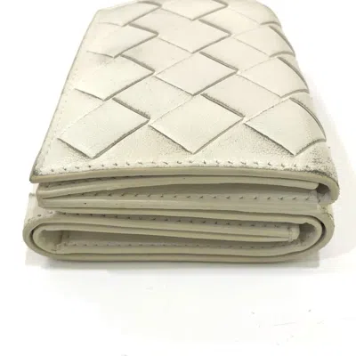 Pre-owned Bottega Veneta White Leather Wallet (tri-fold) ()