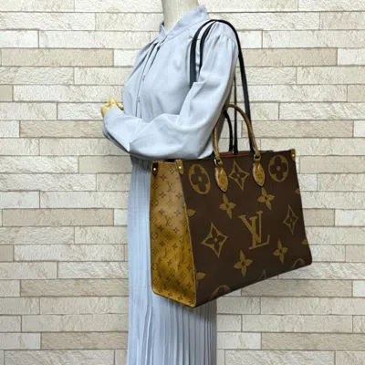 Pre-owned Louis Vuitton Brown Monogram Shoulder Bag ()