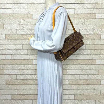 Pre-owned Louis Vuitton Brown Monogram Shoulder Bag ()