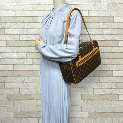 Pre-owned Louis Vuitton Brown Monogram Shoulder Bag ()