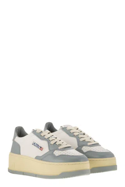 Autry Medalist Platform - Leather Trainers In White/light Blue