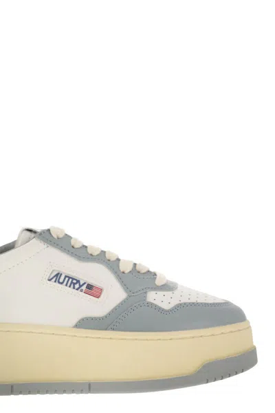 Autry Medalist Platform - Leather Trainers In White/light Blue