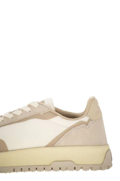 Autry Sneakers Wildpace Low In Mesh E Suede In White/sand