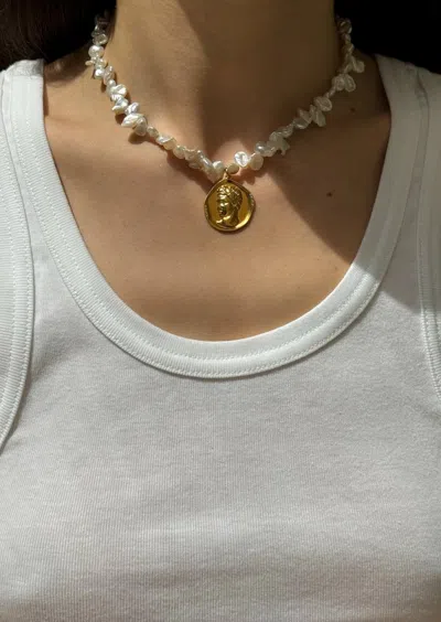 Hermina Athens Hermis Large Lustre Statement Pearl Necklace Accessories In Pearl Gold