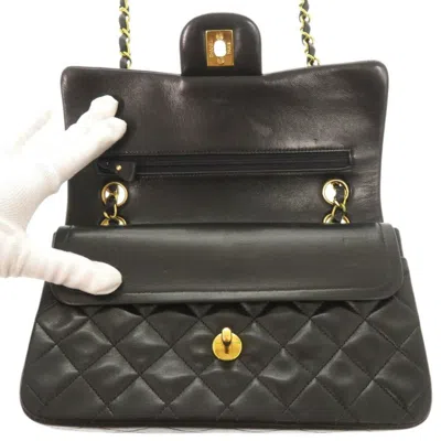 Pre-owned Chanel Black Leather Shoulder Bag ()