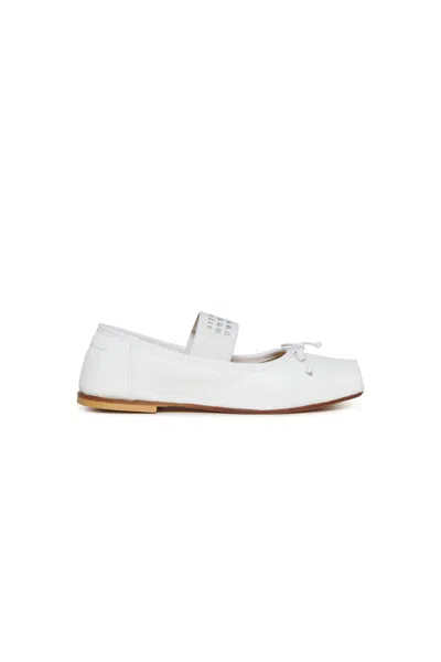 Mm6 Maison Margiela Ballerine Classiche In Pelle Con Numeric Logo In White