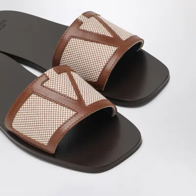 Valentino Garavani Superstar Slide Slipper With Vlogo Detail And Premium Materials In Beige