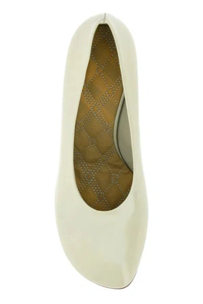 Burberry Beige Shiny Lambskin Pumps With Quilted Insole