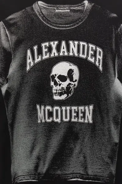 Alexander Mcqueen Logo Print T-shirt In Black