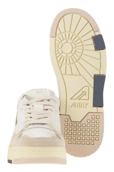 Autry Clc Low Sneakers In White/pink/grey