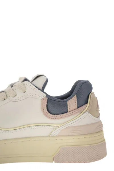 Autry Clc Low Sneakers In White/pink/grey