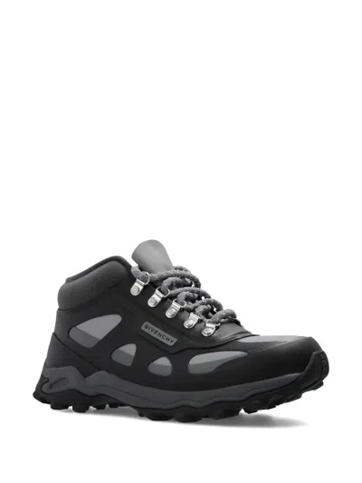 Givenchy Bogs Lace-up Low Sneakers In Black