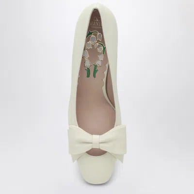 Valentino Bowow Pumps In White