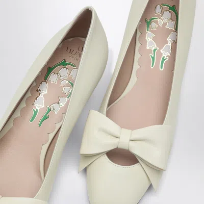 Valentino Bowow Pumps In White