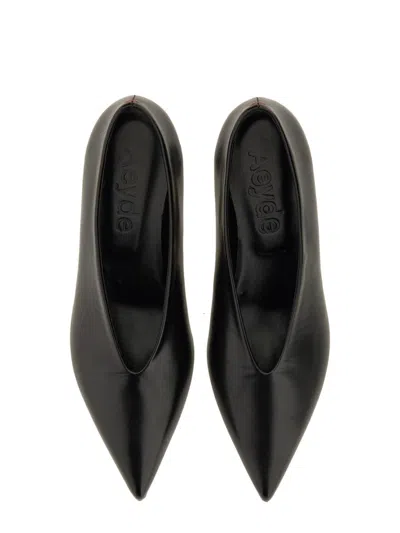 Aeyde Clara Pointed-toe Leather Pumps In Black