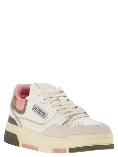 Autry Clc Low Sneakers In Leather And Suede Color White And Geranium In Neutral