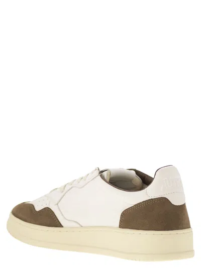Autry Medalist Low Sneakers In Goatskin And Suede