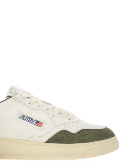 Autry Medalist Low Sneakers In Goatskin And Suede