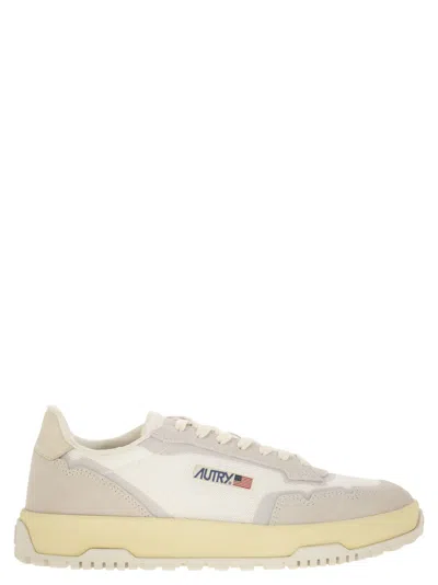 Autry Wildpace Low Sneakers In White Mesh And Suede