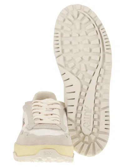 Autry Wildpace Low Sneakers In White Mesh And Suede