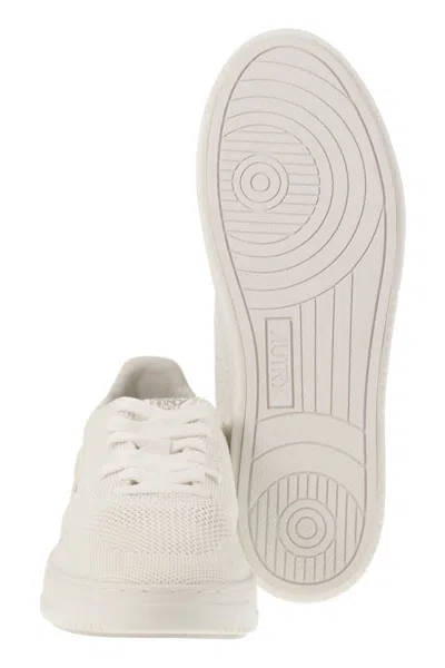 Autry Easeknit - Perforated Fabric Trainers In White