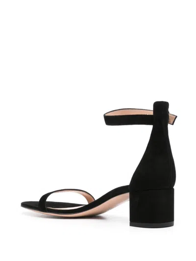 Gianvito Rossi Gaeta 45 In Black