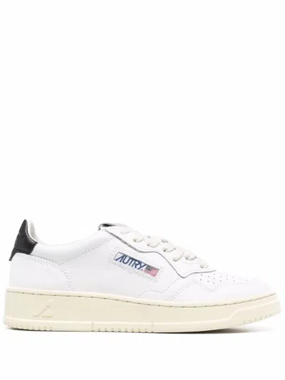 Autry Medalist Low Sneakers In White And Navy Blue Leather In White