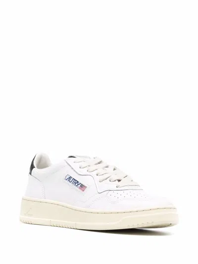 Autry Medalist Low Sneakers In White And Navy Blue Leather In White