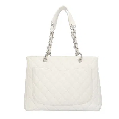 Pre-owned Chanel White Caviar Leather Shoulder Bag ()