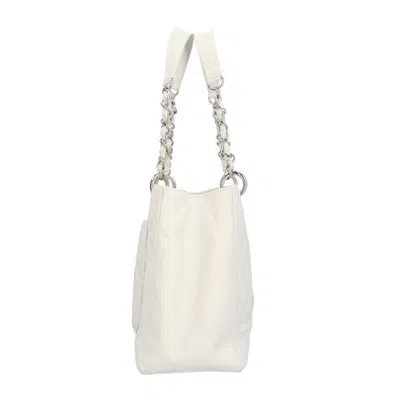 Pre-owned Chanel White Caviar Leather Shoulder Bag ()