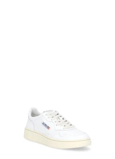 Autry Medalist Low-top Bicolor Leather Sneakers In White