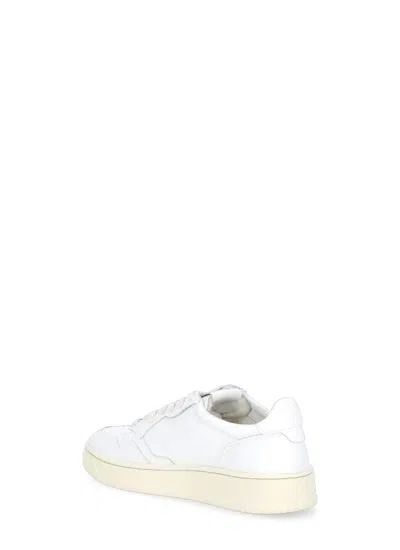 Autry Medalist Low-top Bicolor Leather Sneakers In White