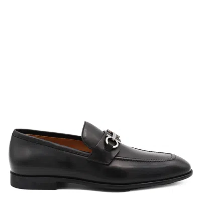 Ferragamo Florio Gancini-plaque Loafers In Black