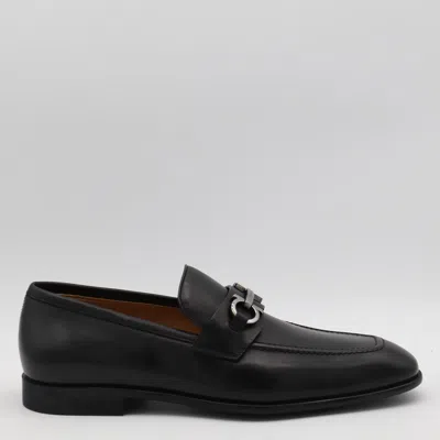 Ferragamo Florio Gancini-plaque Loafers In Black