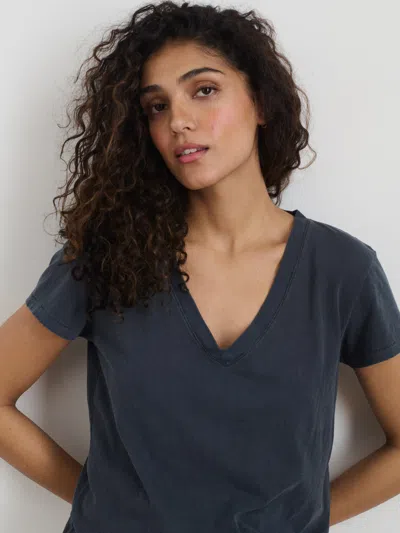 Alex Mill Elliott V Neck Tee In Cotton In Washed Navy