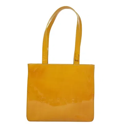 Pre-owned Chanel Shopping Yellow Patent Leather Tote Bag ()
