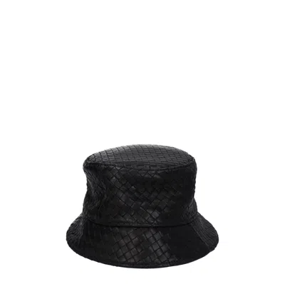 Bottega Veneta Black Bucket Hat With Metal Eyelets And Intreccio Motif In Leather Man