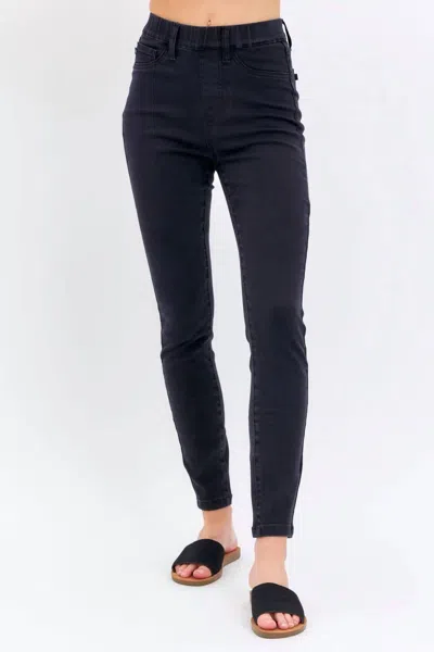 JUDY BLUE HIGH WAIST PULL-ON SHIELD POCKET SKINNY JEAN IN BLACK 