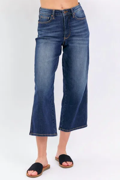JUDY BLUE MID-RISE TUMMY CONTROL CROP WIDE LEG JEAN IN DARK WASH 