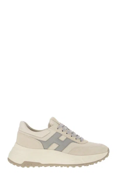 Hogan Chunky Sole Sneakers With Textured Outsole In White