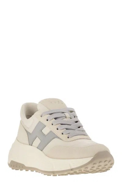 Hogan Chunky Sole Sneakers With Textured Outsole In White